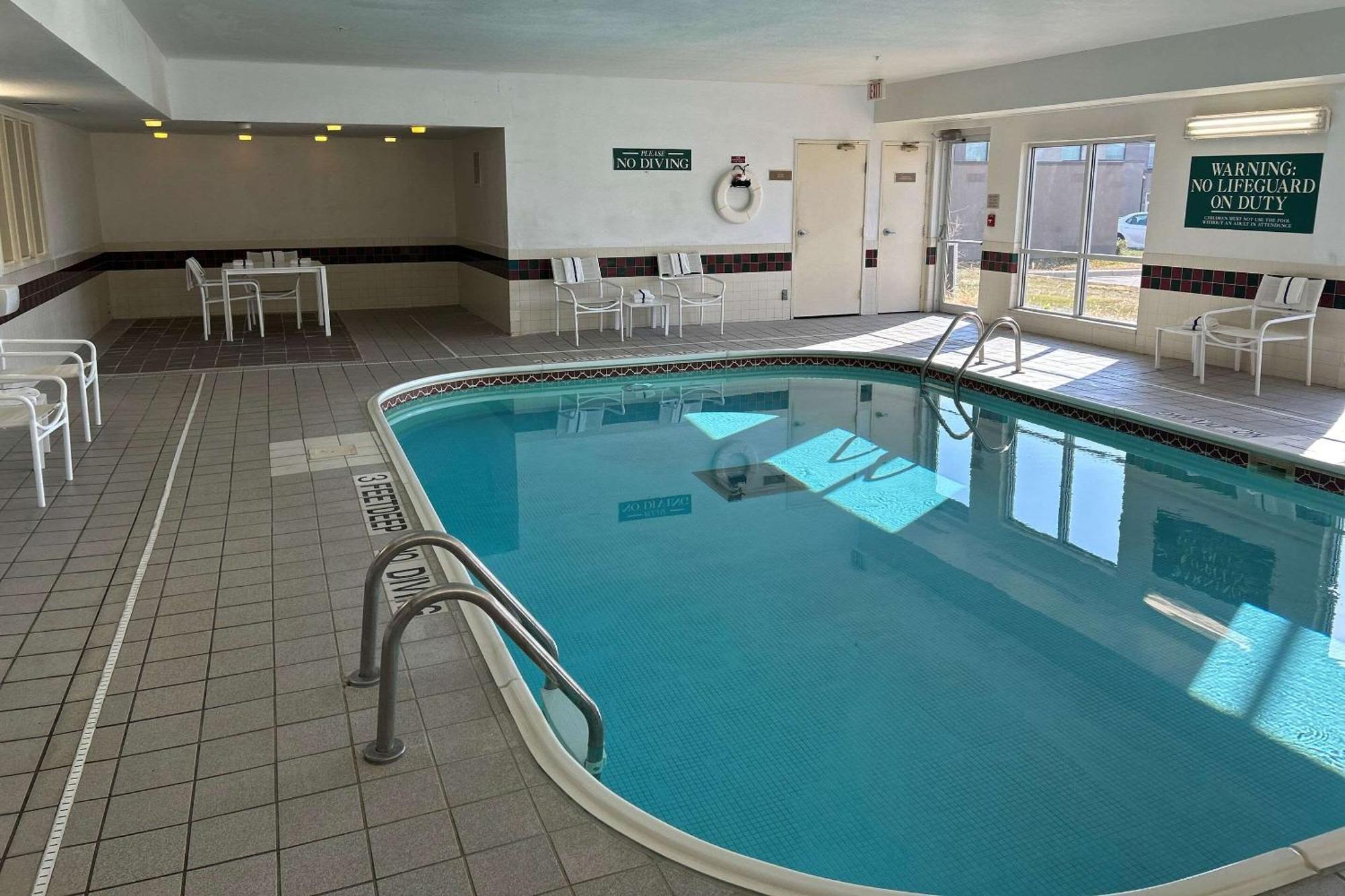 Country Inn & Suites By Radisson, Owatonna, Mn ภายนอก รูปภาพ